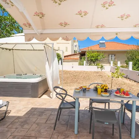 Amazona Hébergement de vacances *